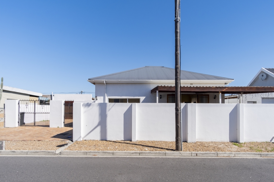 3 Bedroom Property for Sale in Heathfield Western Cape